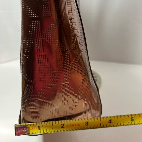 Michael Kors Jet Set Logo Metallic Tote - Picture 13 of 13